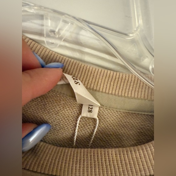 Nwt New Sweater with Cat Graphic - Picture 3 of 9